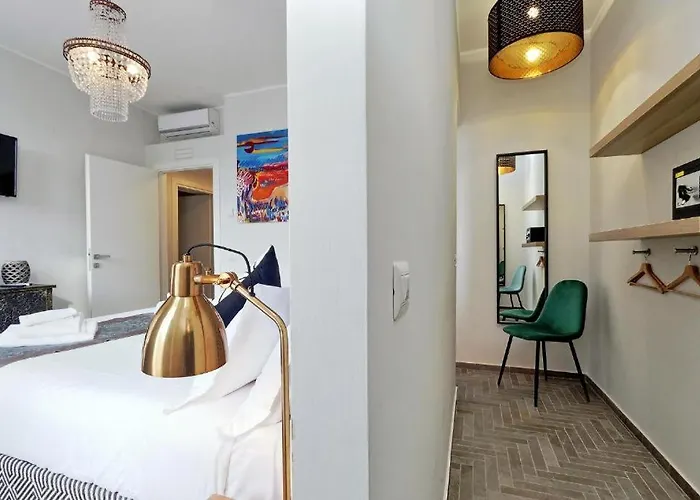 Konukevi Boutique Della Croce 4*