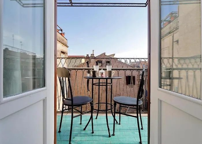 Konukevi Boutique Della Croce 4*