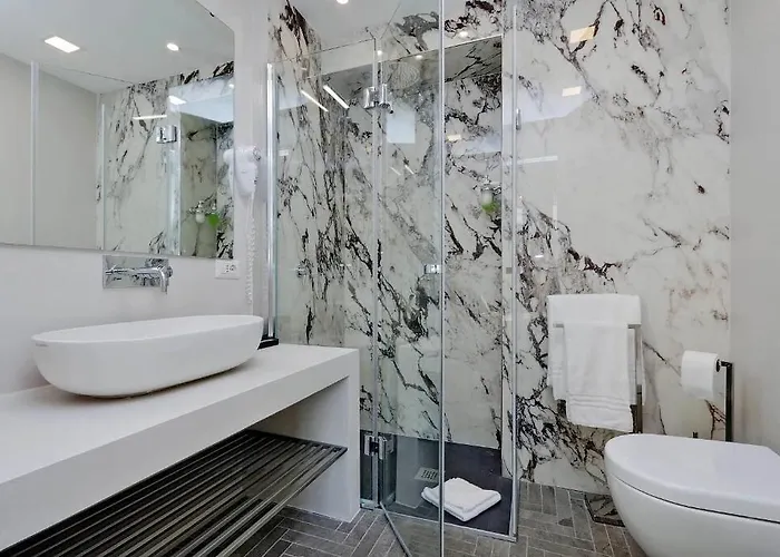 Boutique Della Croce 4* Rome